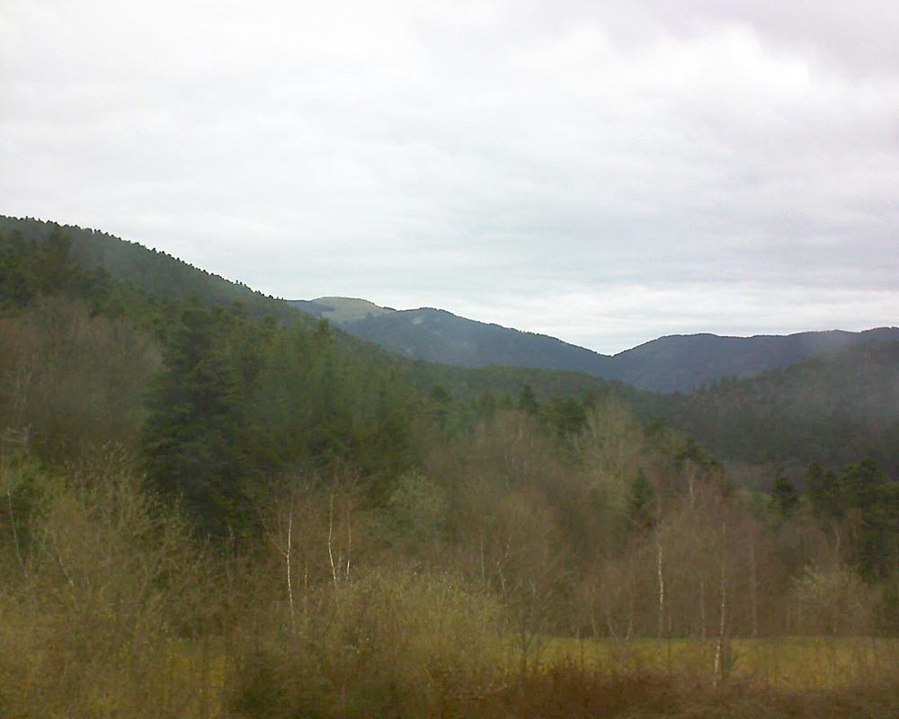 Le petit ballon vu depuis le Domaine Langmatt à Murbach le 10.04.2018 à 15:15 Le petit ballon (Alsace, Vosges) le 10.04.2018 à 15:15