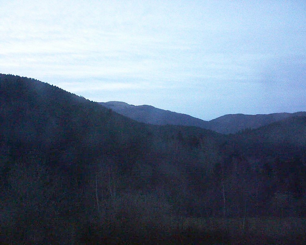Le petit ballon vu depuis le Domaine Langmatt à Murbach le 10.04.2018 à 20:30 Le petit ballon (Alsace, Vosges) le 10.04.2018 à 20:30