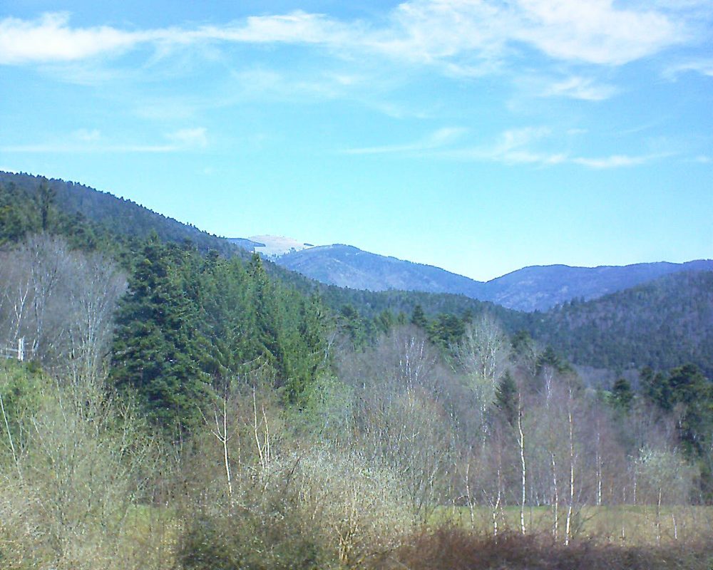 Le petit ballon vu depuis le Domaine Langmatt à Murbach le 11.04.2018 à 12:00 Le petit ballon (Alsace, Vosges) le 11.04.2018 à 12:00