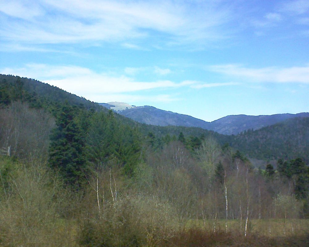 Le petit ballon vu depuis le Domaine Langmatt à Murbach le 11.04.2018 à 13:30 Le petit ballon (Alsace, Vosges) le 11.04.2018 à 13:30