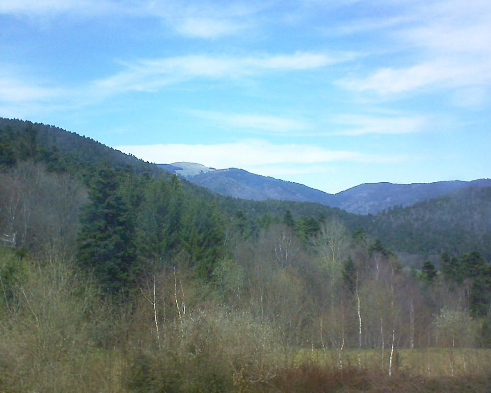 Le petit ballon vu depuis le Domaine Langmatt à Murbach le 11.04.2018 à 14:30 Le petit ballon (Alsace, Vosges) le 11.04.2018 à 14:30