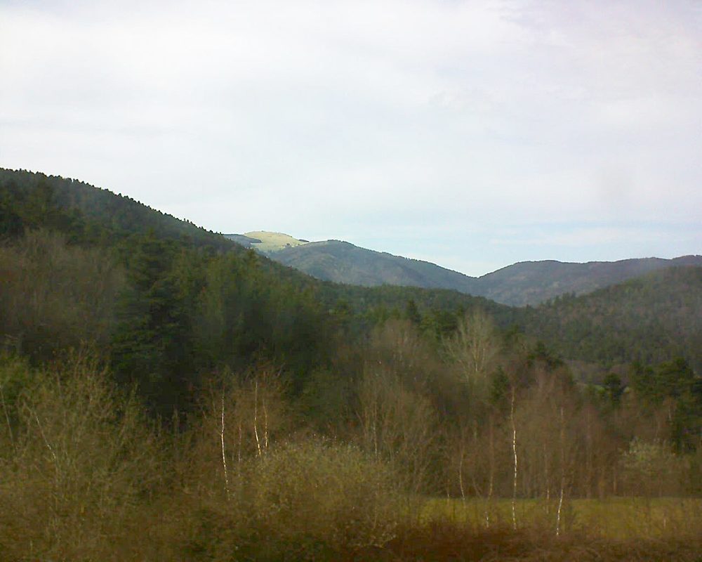 Le petit ballon vu depuis le Domaine Langmatt à Murbach le 11.04.2018 à 17:15 Le petit ballon (Alsace, Vosges) le 11.04.2018 à 17:15