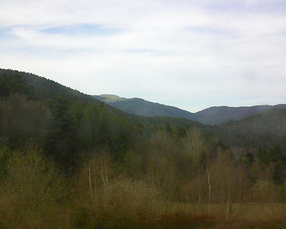 Le petit ballon vu depuis le Domaine Langmatt à Murbach le 11.04.2018 à 17:45 Le petit ballon (Alsace, Vosges) le 11.04.2018 à 17:45
