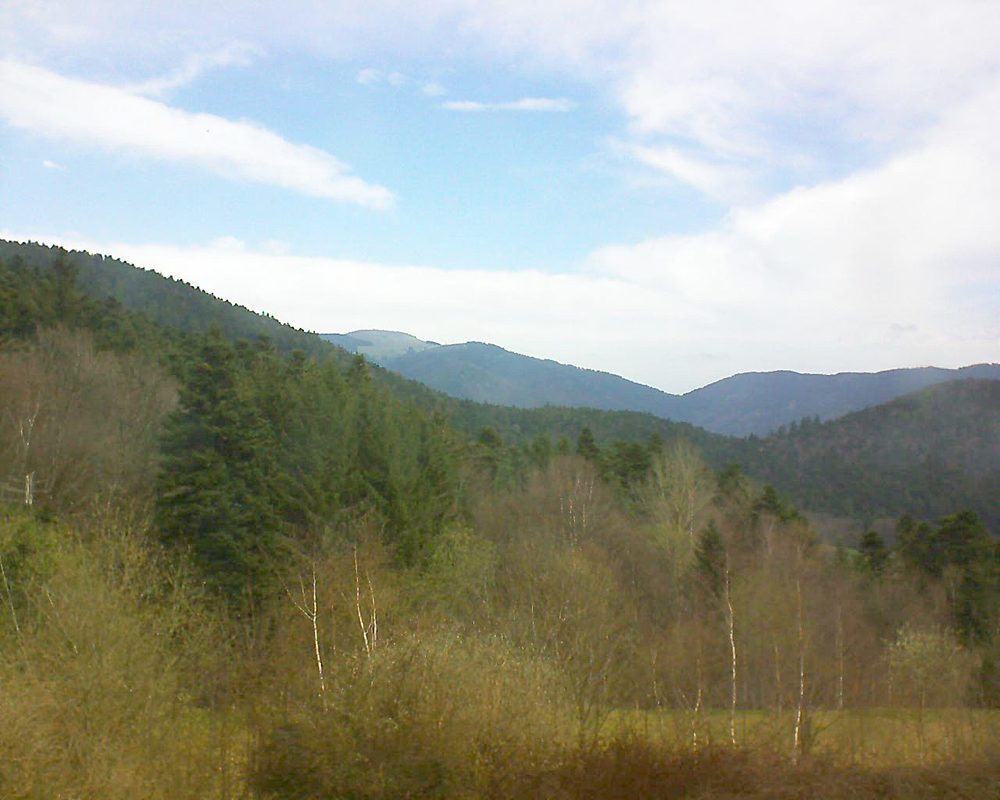 Le petit ballon vu depuis le Domaine Langmatt à Murbach le 12.04.2018 à 11:15 Le petit ballon (Alsace, Vosges) le 12.04.2018 à 11:15