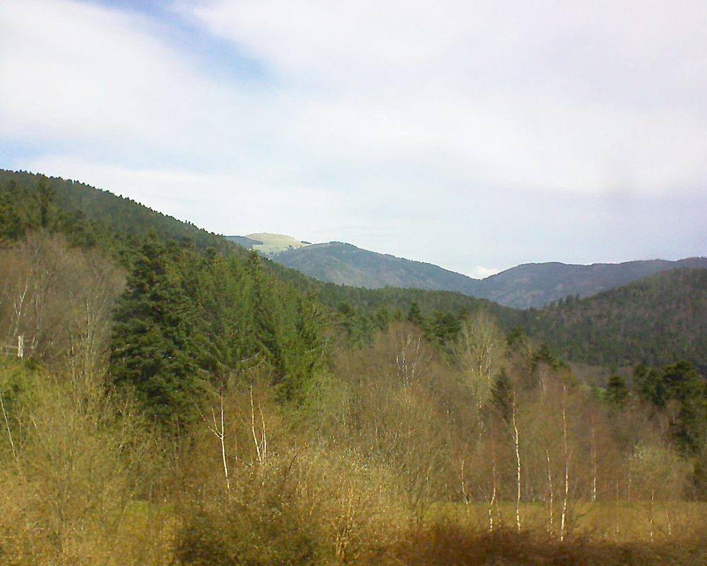 Le petit ballon vu depuis le Domaine Langmatt à Murbach le 12.04.2018 à 12:00 Le petit ballon (Alsace, Vosges) le 12.04.2018 à 12:00