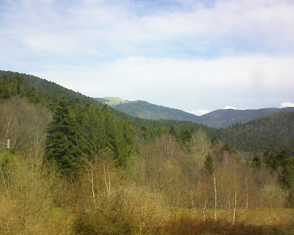 Le petit ballon vu depuis le Domaine Langmatt à Murbach le 12.04.2018 à 12:15 Le petit ballon (Alsace, Vosges) le 12.04.2018 à 12:15