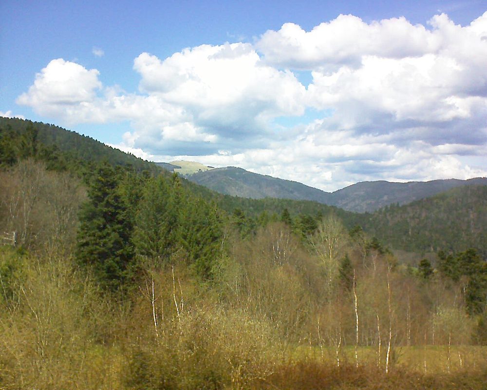 Le petit ballon vu depuis le Domaine Langmatt à Murbach le 12.04.2018 à 14:00 Le petit ballon (Alsace, Vosges) le 12.04.2018 à 14:00