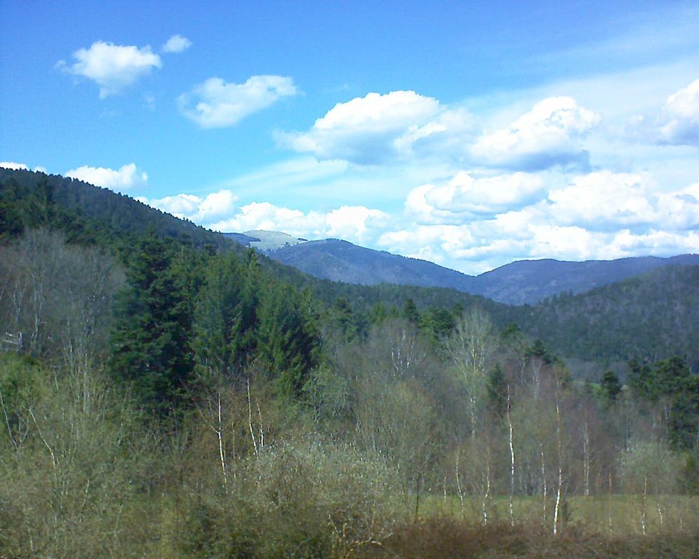 Le petit ballon vu depuis le Domaine Langmatt à Murbach le 12.04.2018 à 15:00 Le petit ballon (Alsace, Vosges) le 12.04.2018 à 15:00