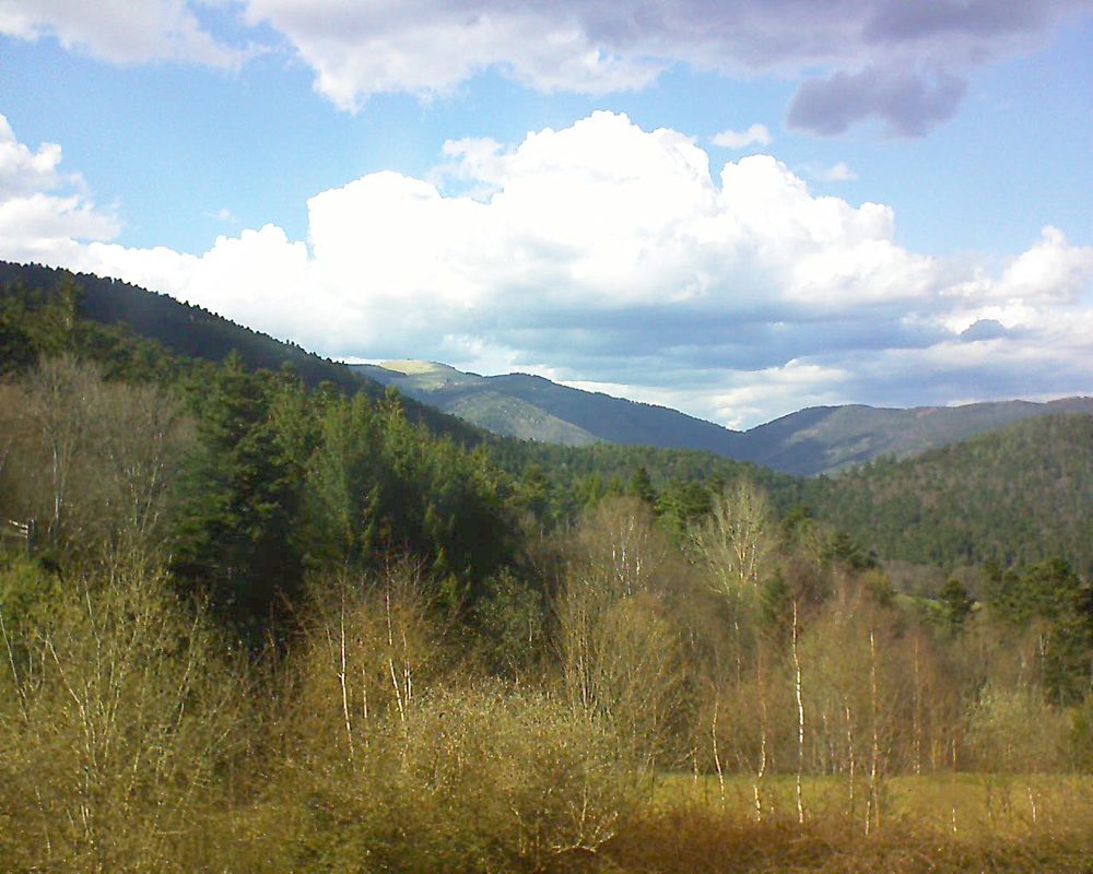 Le petit ballon vu depuis le Domaine Langmatt à Murbach le 12.04.2018 à 16:45 Le petit ballon (Alsace, Vosges) le 12.04.2018 à 16:45