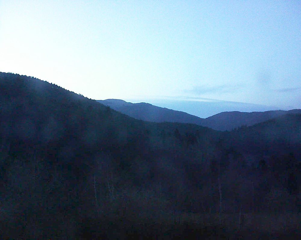 Le petit ballon vu depuis le Domaine Langmatt à Murbach le 12.04.2018 à 20:30 Le petit ballon (Alsace, Vosges) le 12.04.2018 à 20:30