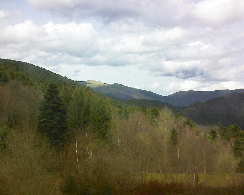 Le petit ballon vu depuis le Domaine Langmatt à Murbach le 13.04.2018 à 14:30 Le petit ballon (Alsace, Vosges) le 13.04.2018 à 14:30
