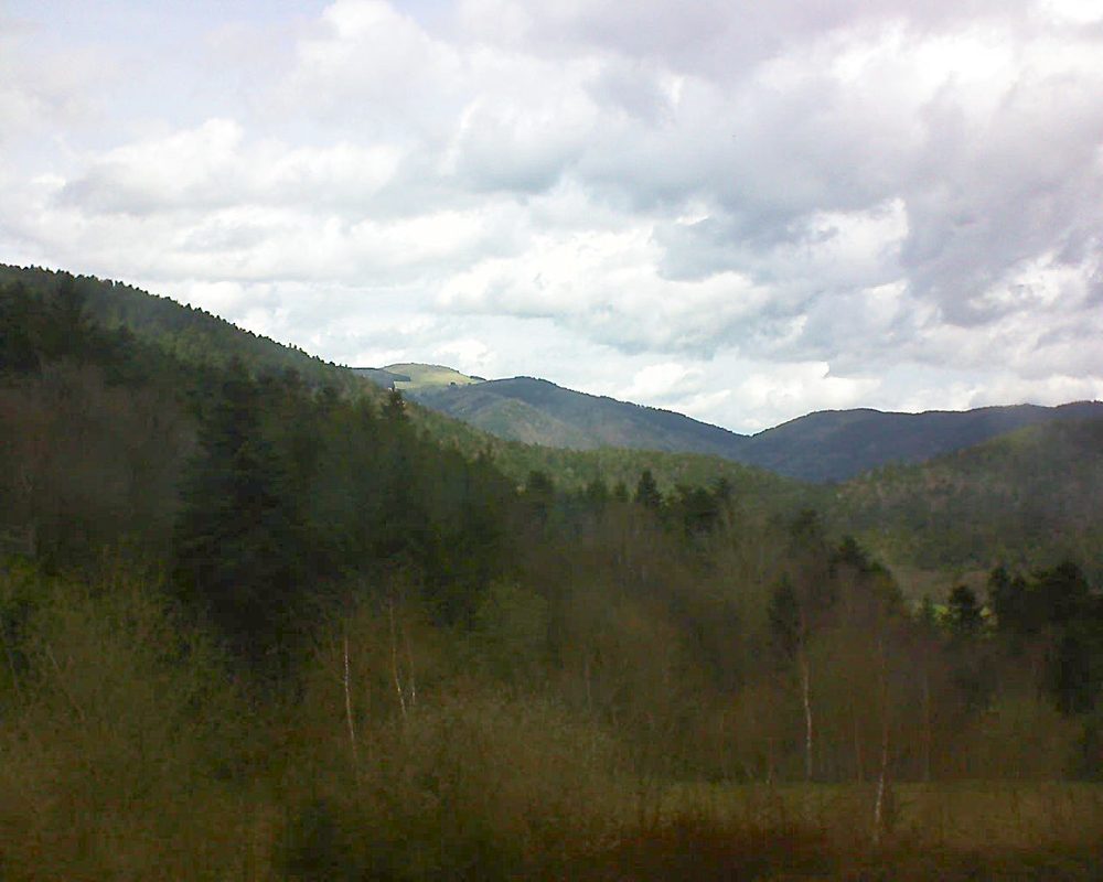 Le petit ballon vu depuis le Domaine Langmatt à Murbach le 13.04.2018 à 14:45 Le petit ballon (Alsace, Vosges) le 13.04.2018 à 14:45