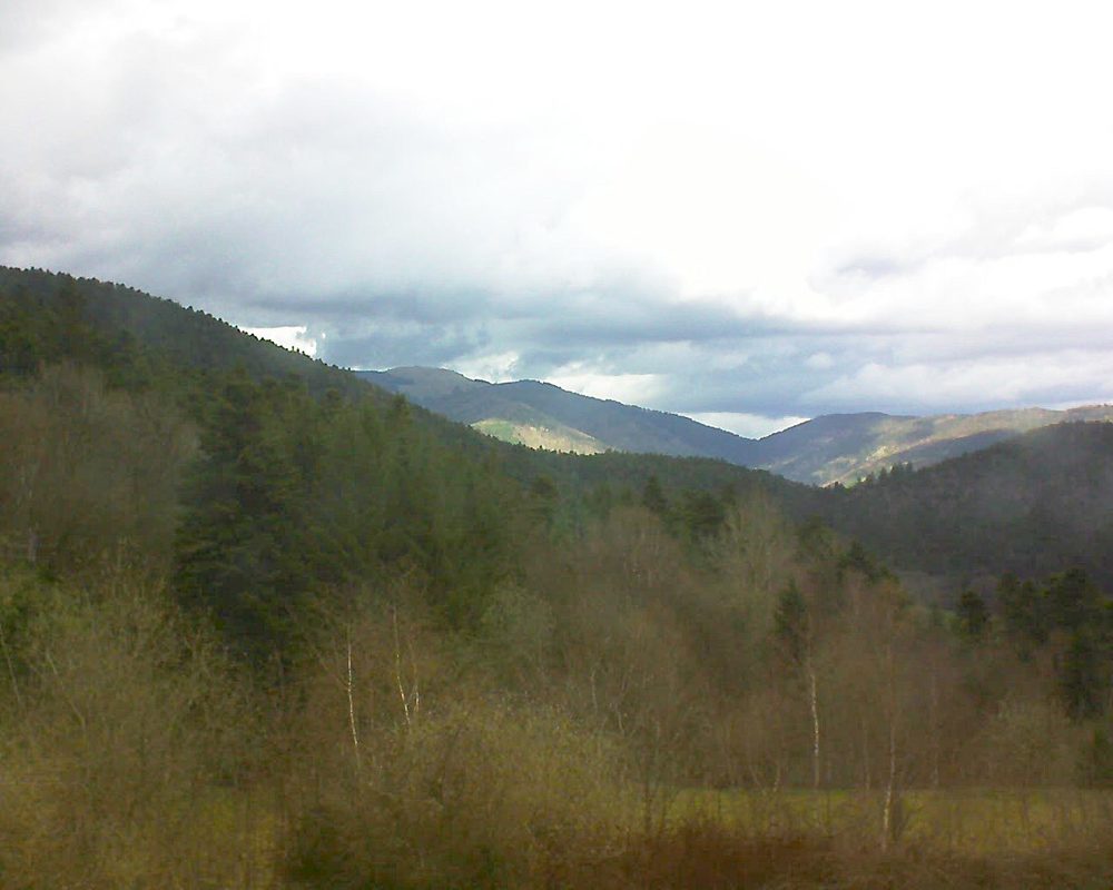 Le petit ballon vu depuis le Domaine Langmatt à Murbach le 13.04.2018 à 15:15 Le petit ballon (Alsace, Vosges) le 13.04.2018 à 15:15