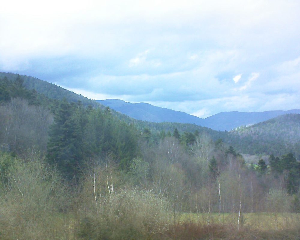 Le petit ballon vu depuis le Domaine Langmatt à Murbach le 13.04.2018 à 15:45 Le petit ballon (Alsace, Vosges) le 13.04.2018 à 15:45