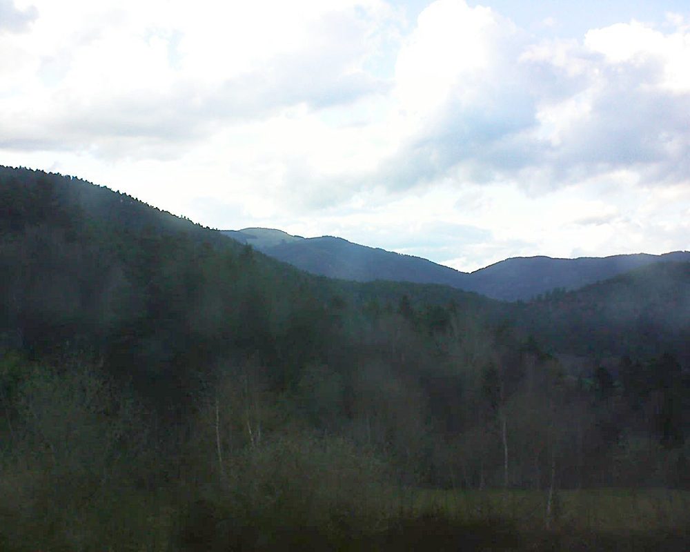 Le petit ballon vu depuis le Domaine Langmatt à Murbach le 13.04.2018 à 19:00 Le petit ballon (Alsace, Vosges) le 13.04.2018 à 19:00