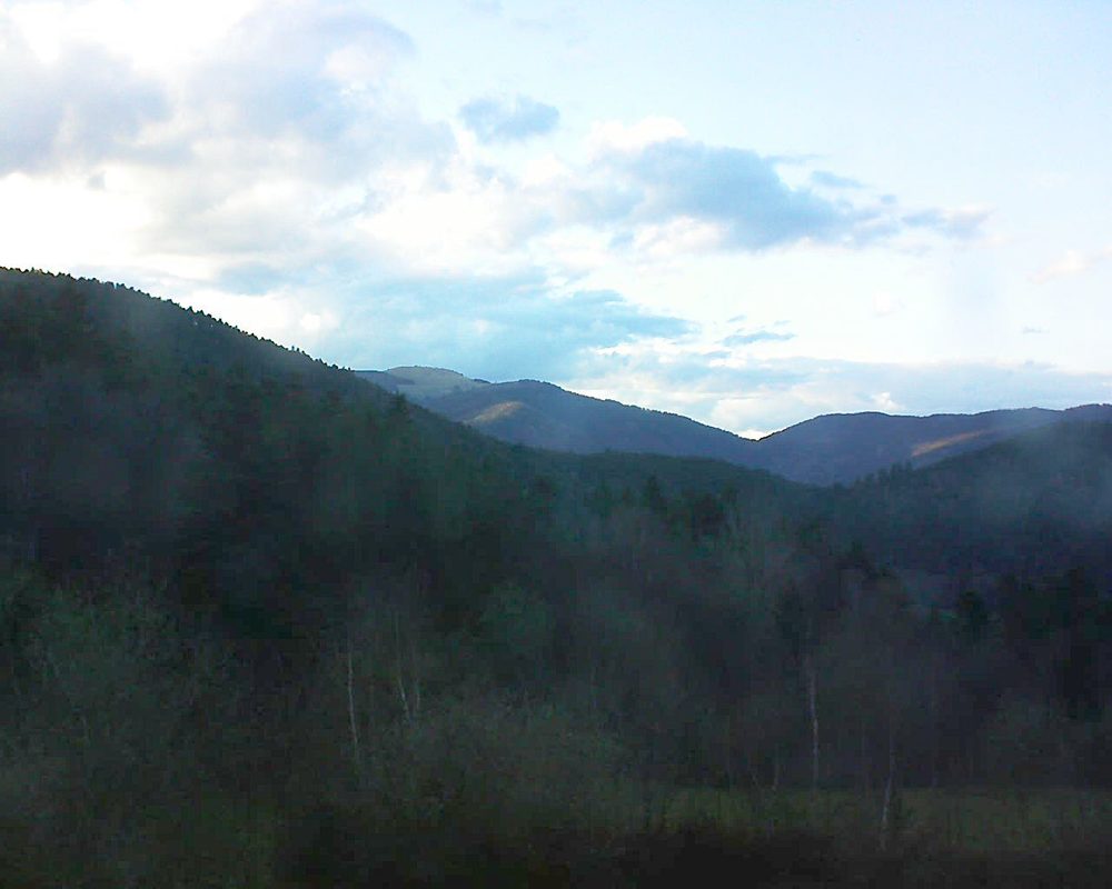 Le petit ballon vu depuis le Domaine Langmatt à Murbach le 13.04.2018 à 19:30 Le petit ballon (Alsace, Vosges) le 13.04.2018 à 19:30