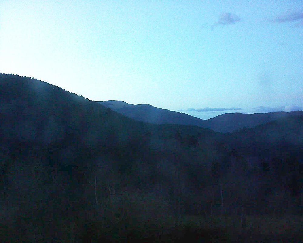 Le petit ballon vu depuis le Domaine Langmatt à Murbach le 13.04.2018 à 20:30 Le petit ballon (Alsace, Vosges) le 13.04.2018 à 20:30