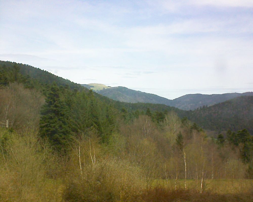 Le petit ballon vu depuis le Domaine Langmatt à Murbach le 14.04.2018 à 12:15 Le petit ballon (Alsace, Vosges) le 14.04.2018 à 12:15