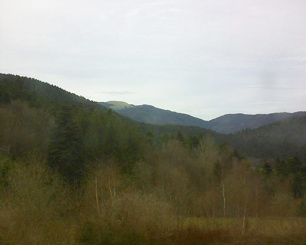 Le petit ballon vu depuis le Domaine Langmatt à Murbach le 14.04.2018 à 16:45 Le petit ballon (Alsace, Vosges) le 14.04.2018 à 16:45