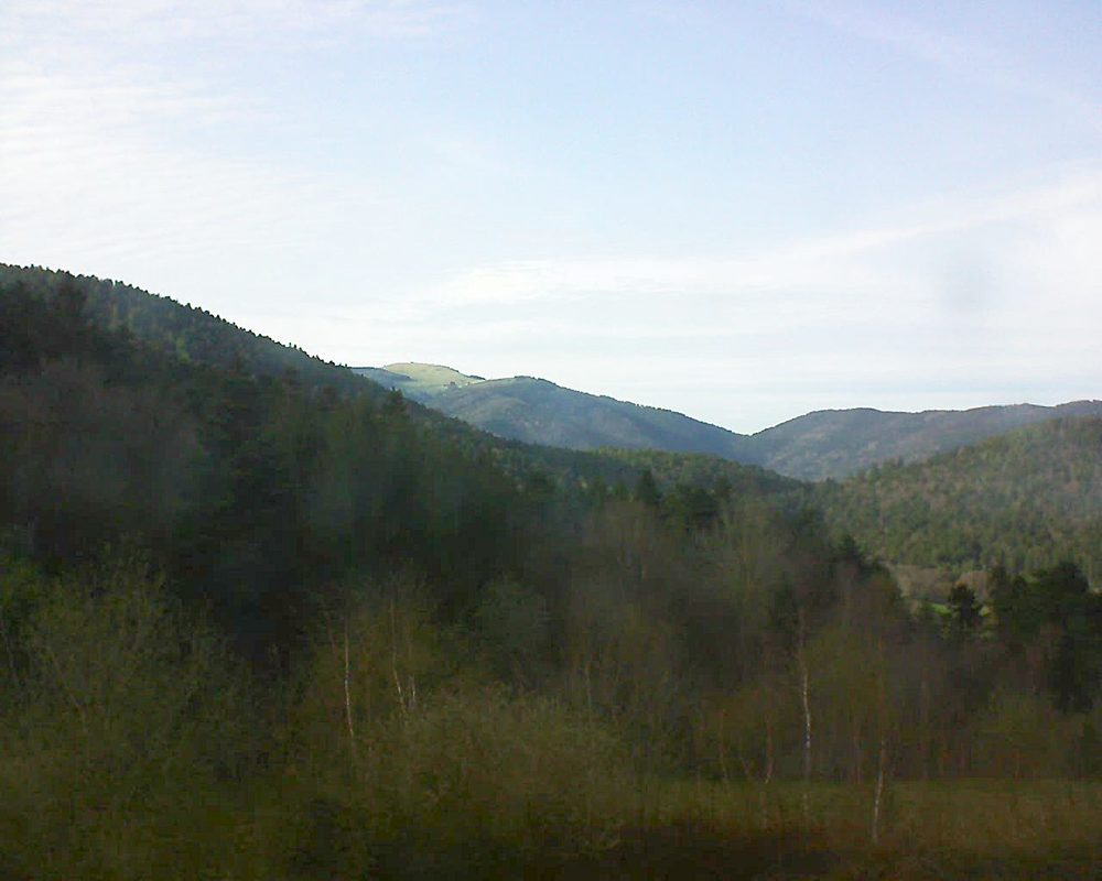 Le petit ballon vu depuis le Domaine Langmatt à Murbach le 14.04.2018 à 18:15 Le petit ballon (Alsace, Vosges) le 14.04.2018 à 18:15