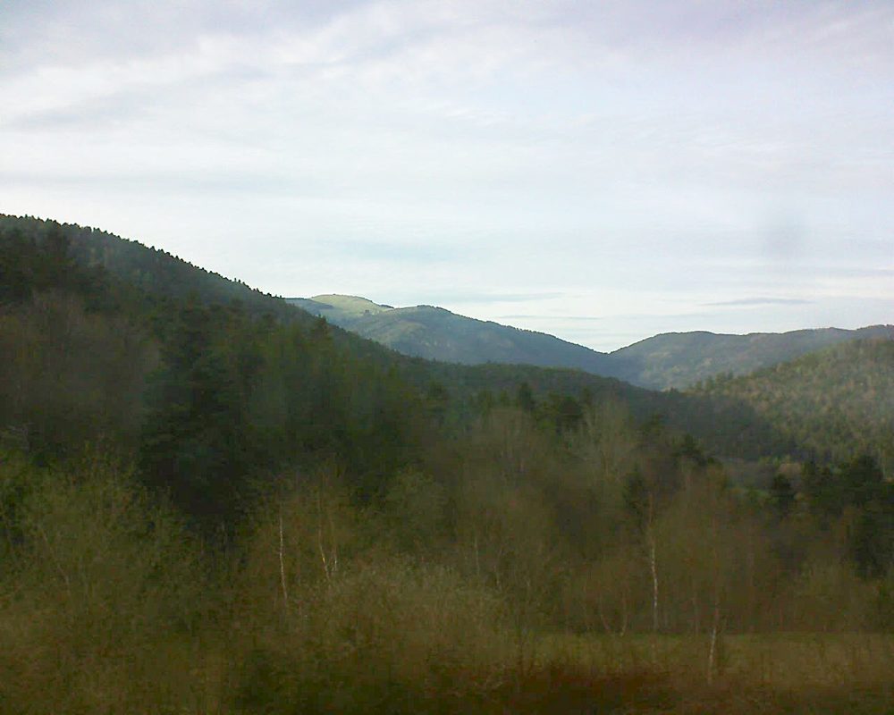 Le petit ballon vu depuis le Domaine Langmatt à Murbach le 14.04.2018 à 18:45 Le petit ballon (Alsace, Vosges) le 14.04.2018 à 18:45