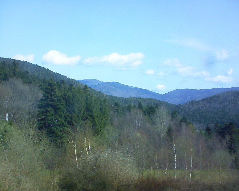 Le petit ballon vu depuis le Domaine Langmatt à Murbach le 15.04.2018 à 10:45 Le petit ballon (Alsace, Vosges) le 15.04.2018 à 10:45