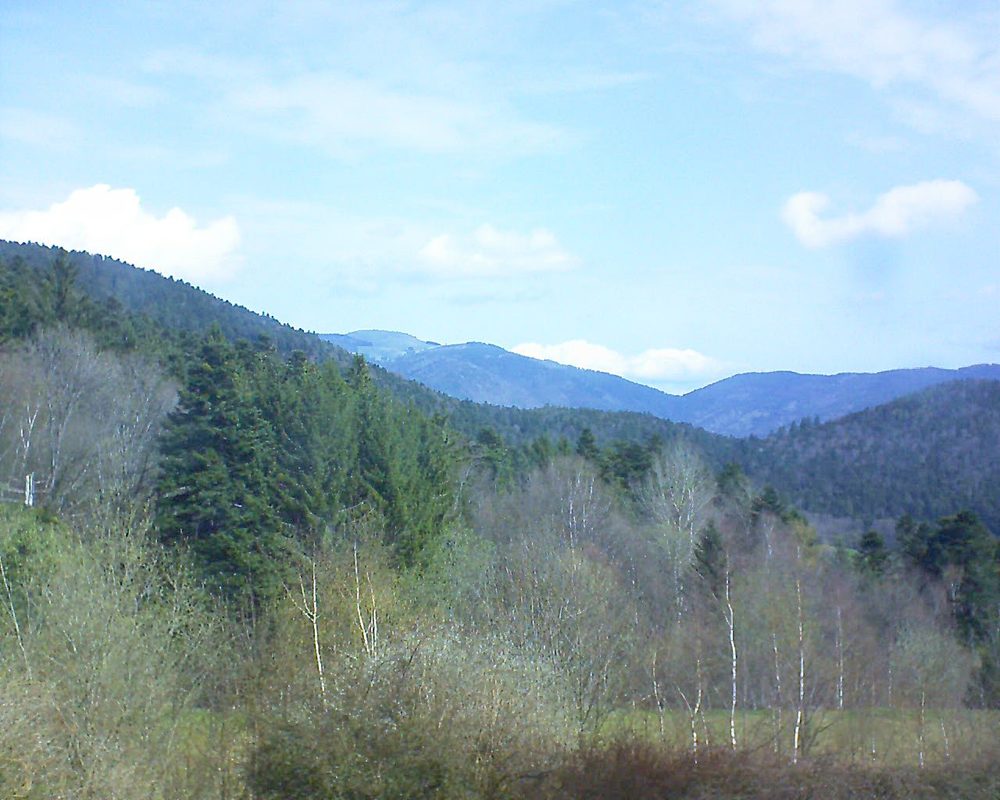 Le petit ballon vu depuis le Domaine Langmatt à Murbach le 15.04.2018 à 11:15 Le petit ballon (Alsace, Vosges) le 15.04.2018 à 11:15