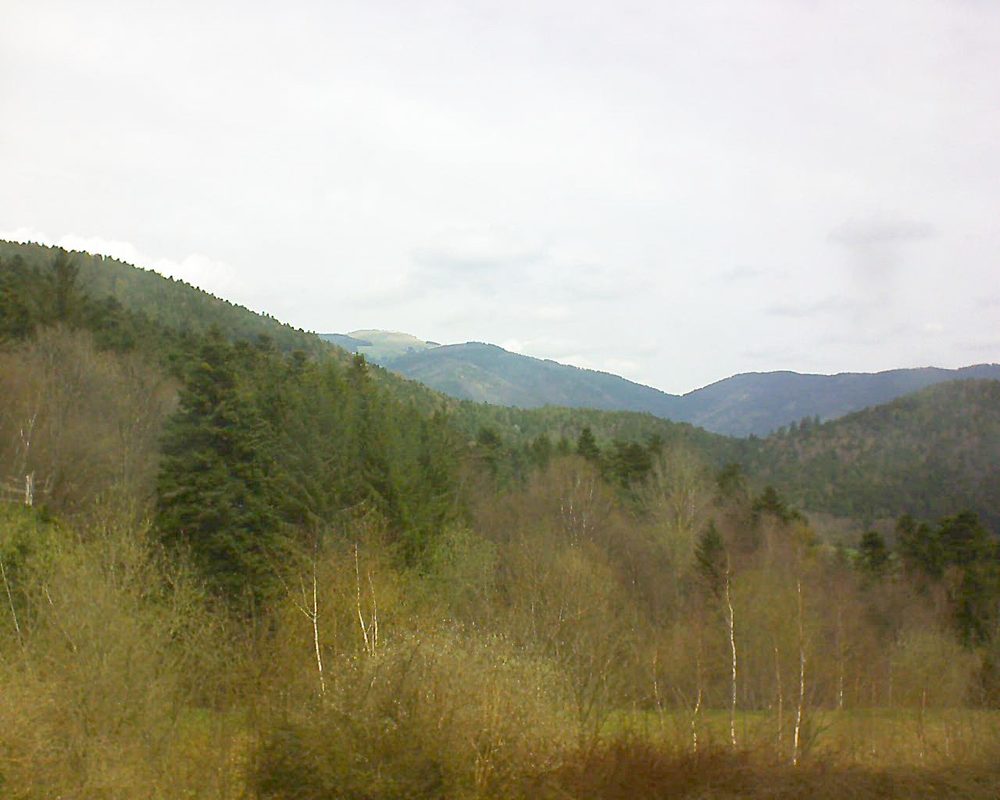 Le petit ballon vu depuis le Domaine Langmatt à Murbach le 15.04.2018 à 12:00 Le petit ballon (Alsace, Vosges) le 15.04.2018 à 12:00