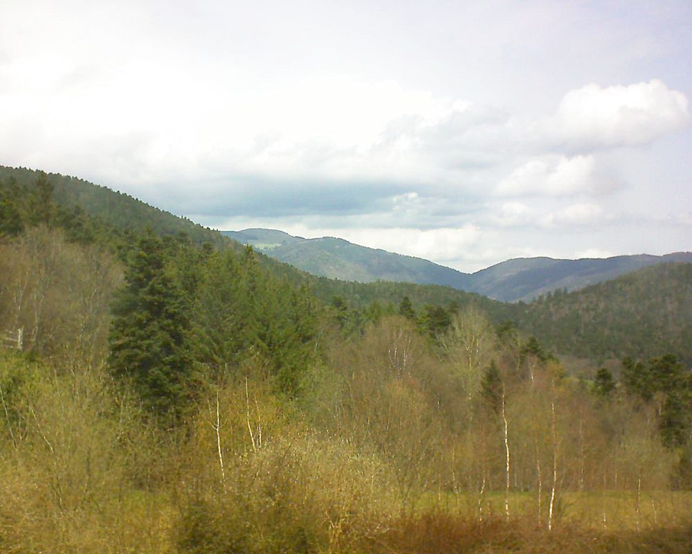 Le petit ballon vu depuis le Domaine Langmatt à Murbach le 15.04.2018 à 13:15 Le petit ballon (Alsace, Vosges) le 15.04.2018 à 13:15