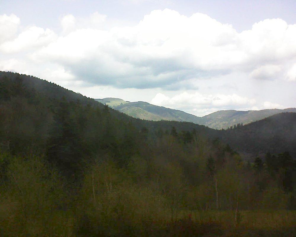 Le petit ballon vu depuis le Domaine Langmatt à Murbach le 15.04.2018 à 14:45 Le petit ballon (Alsace, Vosges) le 15.04.2018 à 14:45