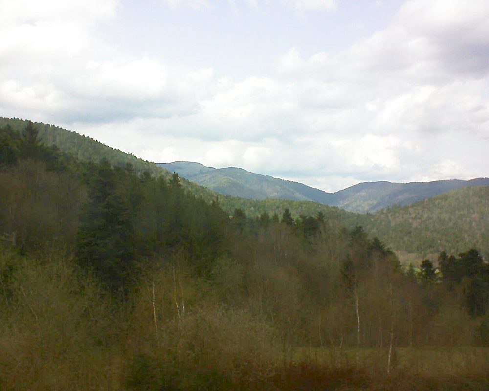 Le petit ballon vu depuis le Domaine Langmatt à Murbach le 15.04.2018 à 15:30 Le petit ballon (Alsace, Vosges) le 15.04.2018 à 15:30