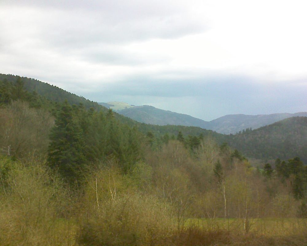 Le petit ballon vu depuis le Domaine Langmatt à Murbach le 15.04.2018 à 17:30 Le petit ballon (Alsace, Vosges) le 15.04.2018 à 17:30