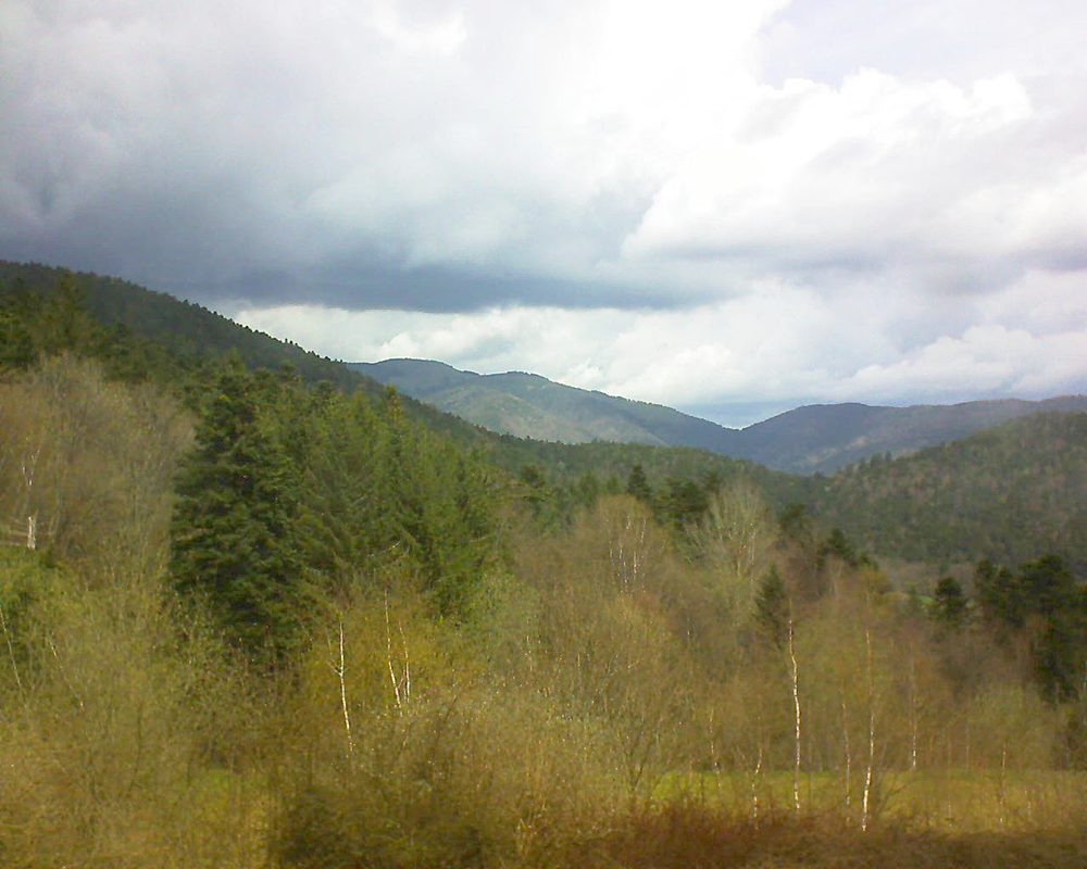 Le petit ballon vu depuis le Domaine Langmatt à Murbach le 16.04.2018 à 12:30 Le petit ballon (Alsace, Vosges) le 16.04.2018 à 12:30
