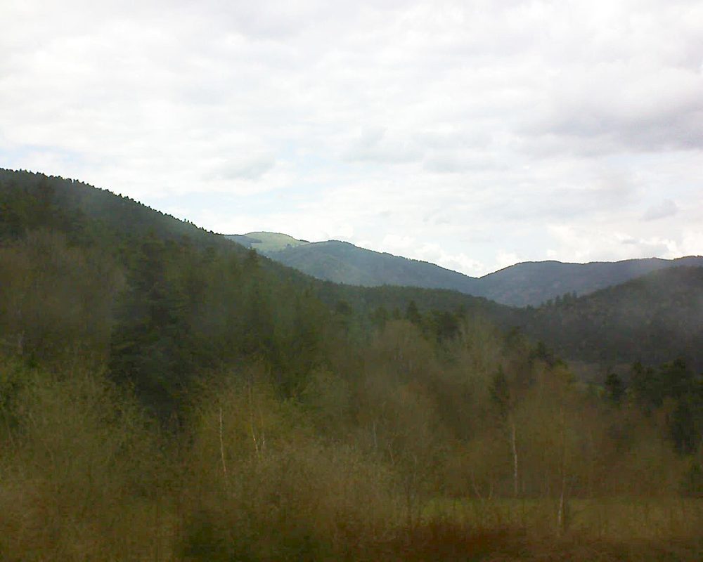 Le petit ballon vu depuis le Domaine Langmatt à Murbach le 16.04.2018 à 16:15 Le petit ballon (Alsace, Vosges) le 16.04.2018 à 16:15
