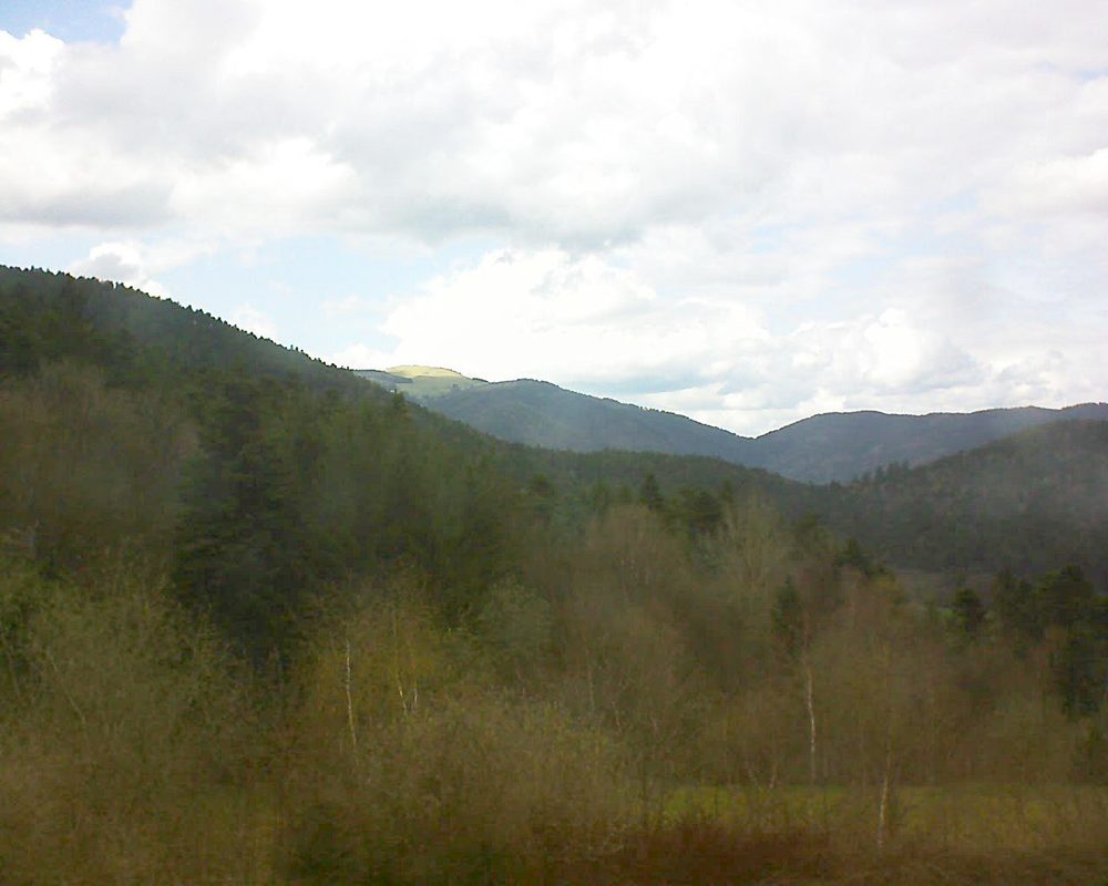 Le petit ballon vu depuis le Domaine Langmatt à Murbach le 16.04.2018 à 16:45 Le petit ballon (Alsace, Vosges) le 16.04.2018 à 16:45