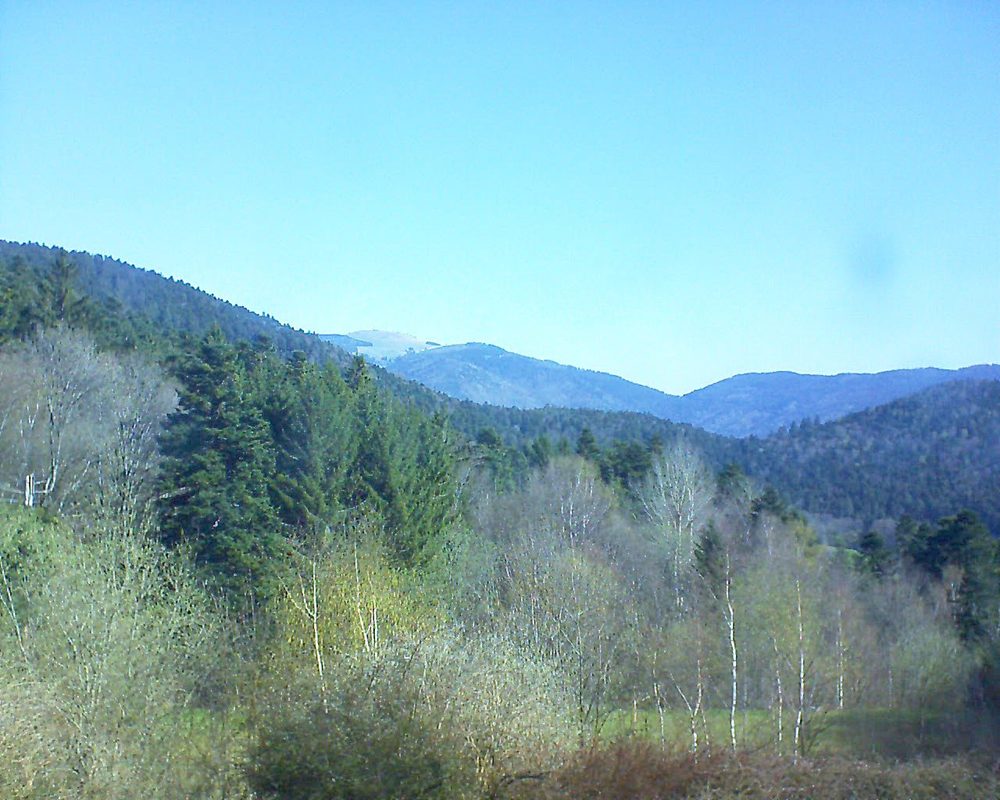 Le petit ballon vu depuis le Domaine Langmatt à Murbach le 17.04.2018 à 10:15 Le petit ballon (Alsace, Vosges) le 17.04.2018 à 10:15