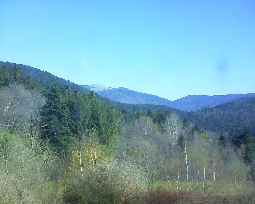 Le petit ballon vu depuis le Domaine Langmatt à Murbach le 17.04.2018 à 10:45 Le petit ballon (Alsace, Vosges) le 17.04.2018 à 10:45