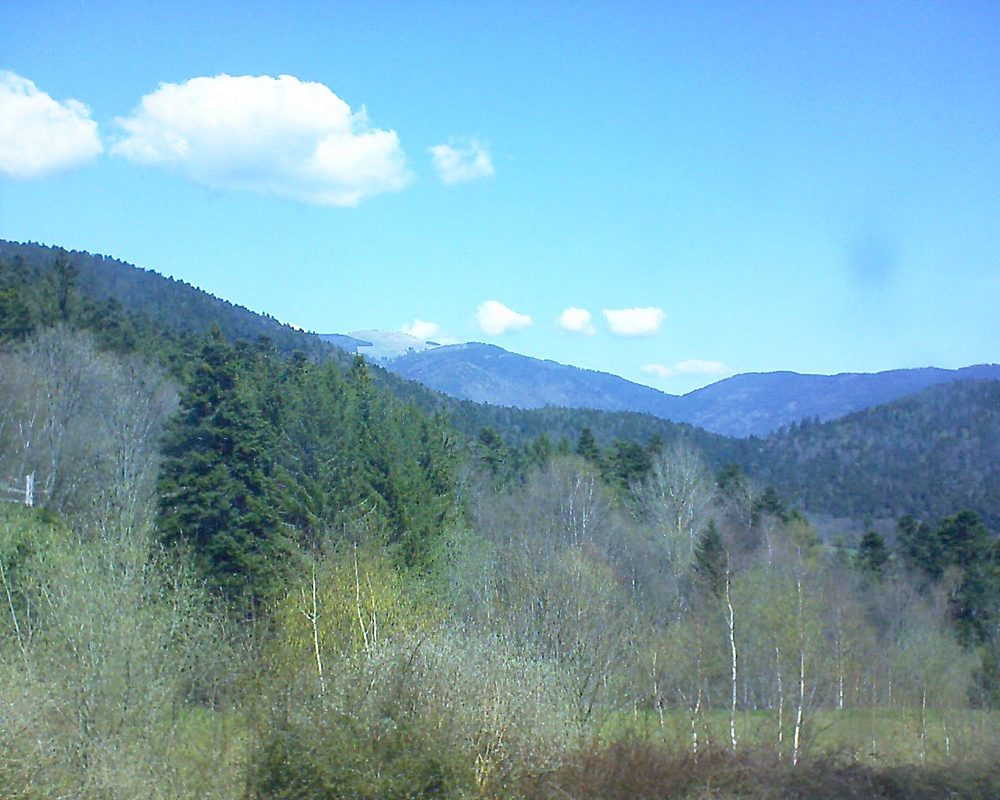 Le petit ballon vu depuis le Domaine Langmatt à Murbach le 17.04.2018 à 12:30 Le petit ballon (Alsace, Vosges) le 17.04.2018 à 12:30