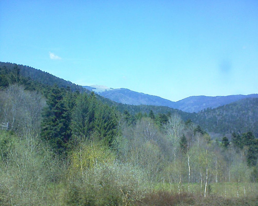 Le petit ballon vu depuis le Domaine Langmatt à Murbach le 17.04.2018 à 14:30 Le petit ballon (Alsace, Vosges) le 17.04.2018 à 14:30
