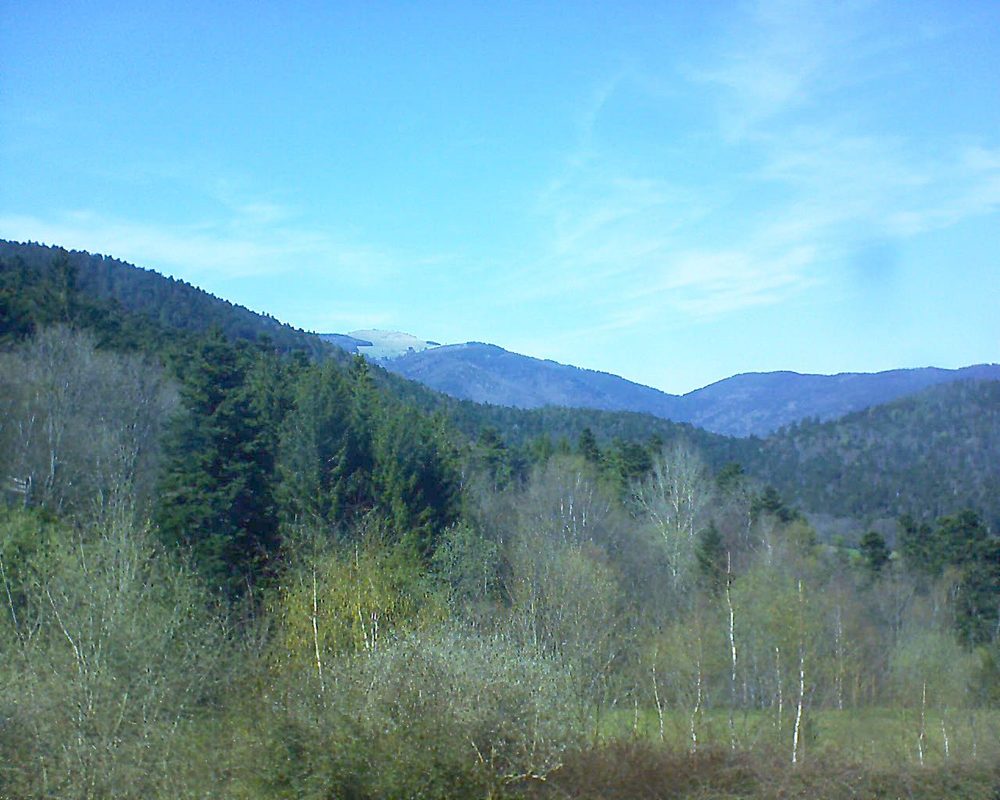 Le petit ballon vu depuis le Domaine Langmatt à Murbach le 17.04.2018 à 15:30 Le petit ballon (Alsace, Vosges) le 17.04.2018 à 15:30