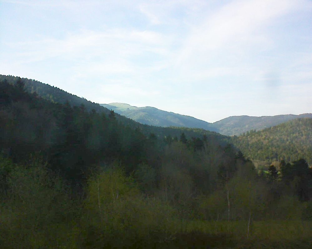 Le petit ballon vu depuis le Domaine Langmatt à Murbach le 17.04.2018 à 18:30 Le petit ballon (Alsace, Vosges) le 17.04.2018 à 18:30