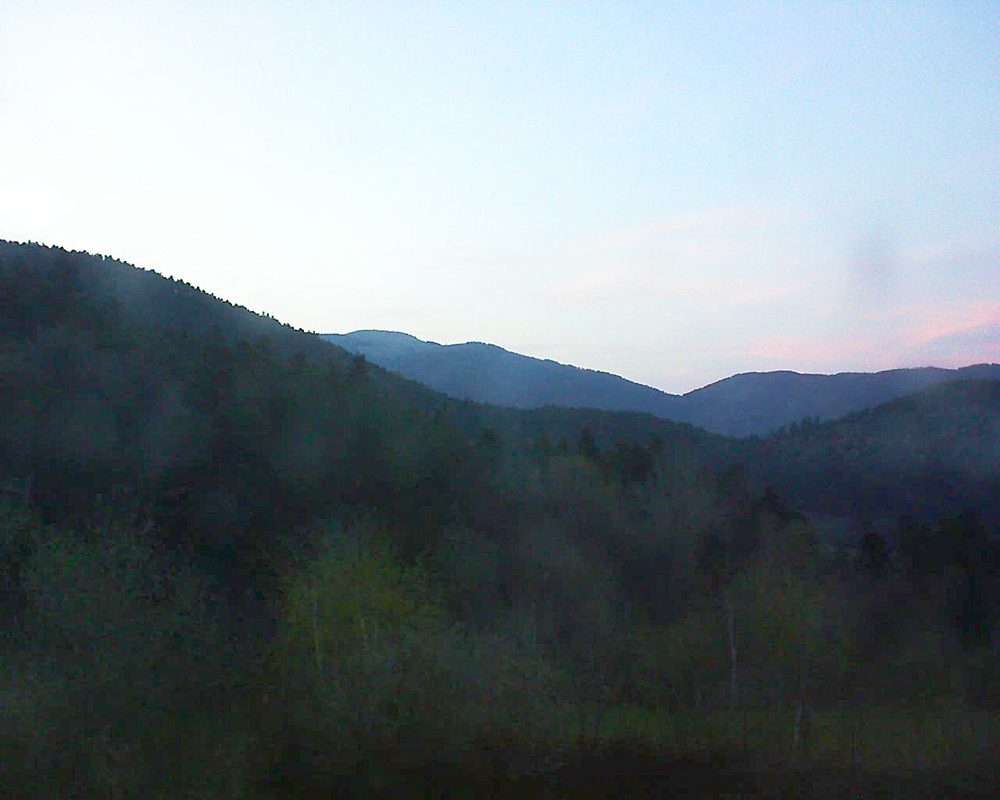 Le petit ballon vu depuis le Domaine Langmatt à Murbach le 17.04.2018 à 20:30 Le petit ballon (Alsace, Vosges) le 17.04.2018 à 20:30