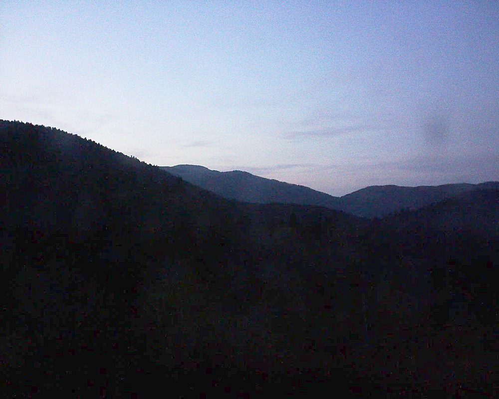 Le petit ballon vu depuis le Domaine Langmatt à Murbach le 17.04.2018 à 20:45 Le petit ballon (Alsace, Vosges) le 17.04.2018 à 20:45