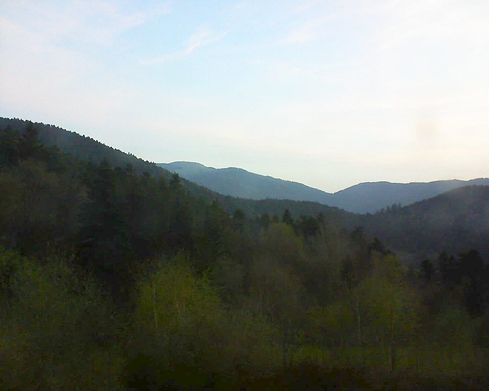 Le petit ballon vu depuis le Domaine Langmatt à Murbach le 18.04.2018 à 06:30 Le petit ballon (Alsace, Vosges) le 18.04.2018 à 06:30