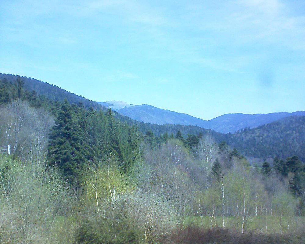 Le petit ballon vu depuis le Domaine Langmatt à Murbach le 18.04.2018 à 12:00 Le petit ballon (Alsace, Vosges) le 18.04.2018 à 12:00