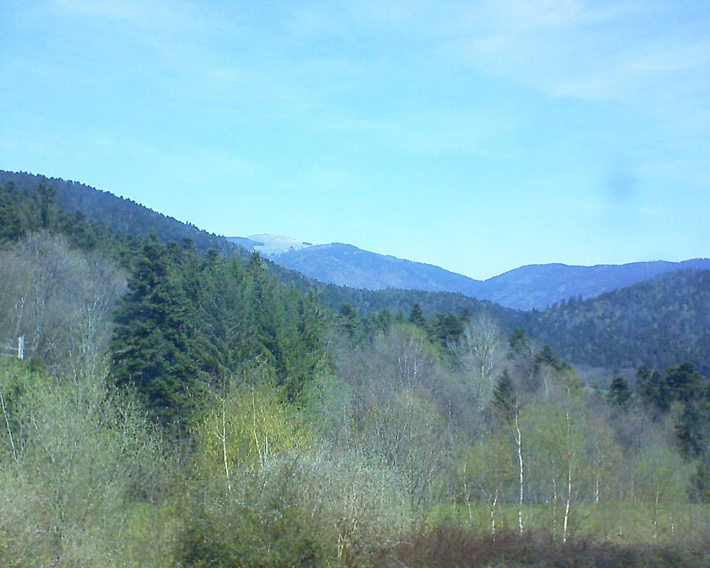 Le petit ballon vu depuis le Domaine Langmatt à Murbach le 18.04.2018 à 12:15 Le petit ballon (Alsace, Vosges) le 18.04.2018 à 12:15