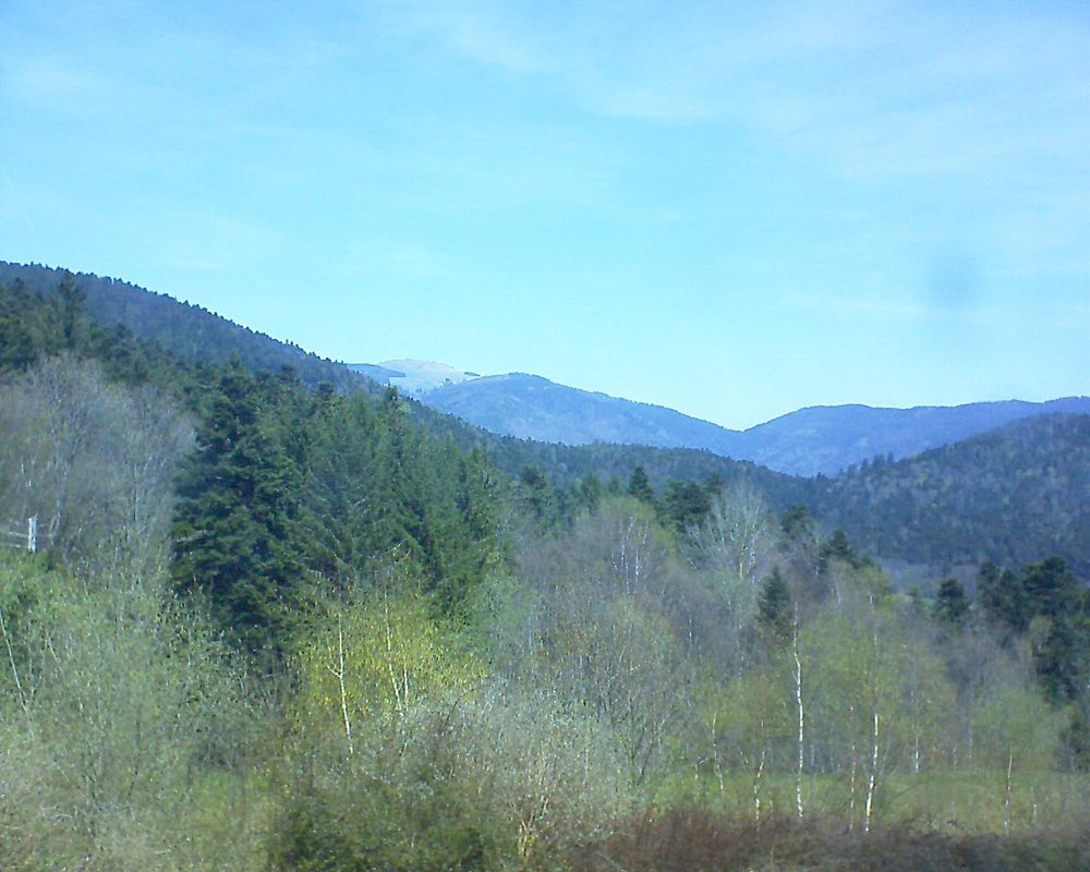 Le petit ballon vu depuis le Domaine Langmatt à Murbach le 18.04.2018 à 12:30 Le petit ballon (Alsace, Vosges) le 18.04.2018 à 12:30