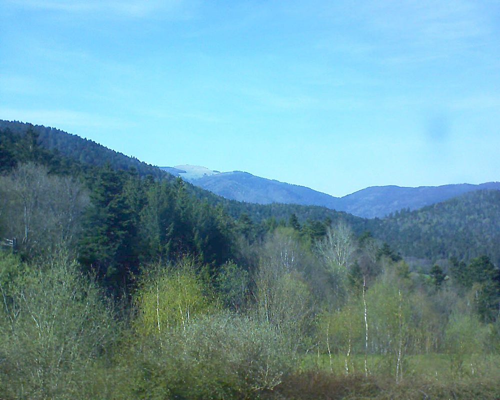 Le petit ballon vu depuis le Domaine Langmatt à Murbach le 18.04.2018 à 16:30 Le petit ballon (Alsace, Vosges) le 18.04.2018 à 16:30