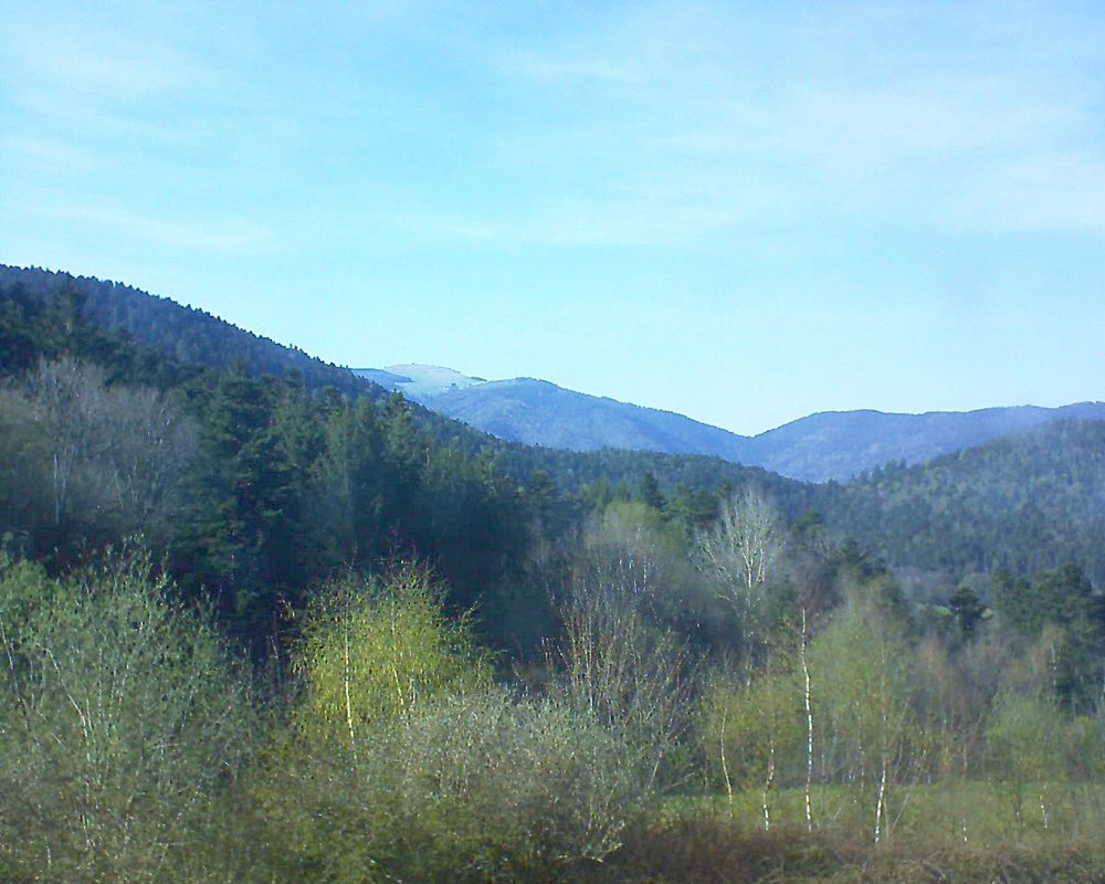 Le petit ballon vu depuis le Domaine Langmatt à Murbach le 18.04.2018 à 17:30 Le petit ballon (Alsace, Vosges) le 18.04.2018 à 17:30