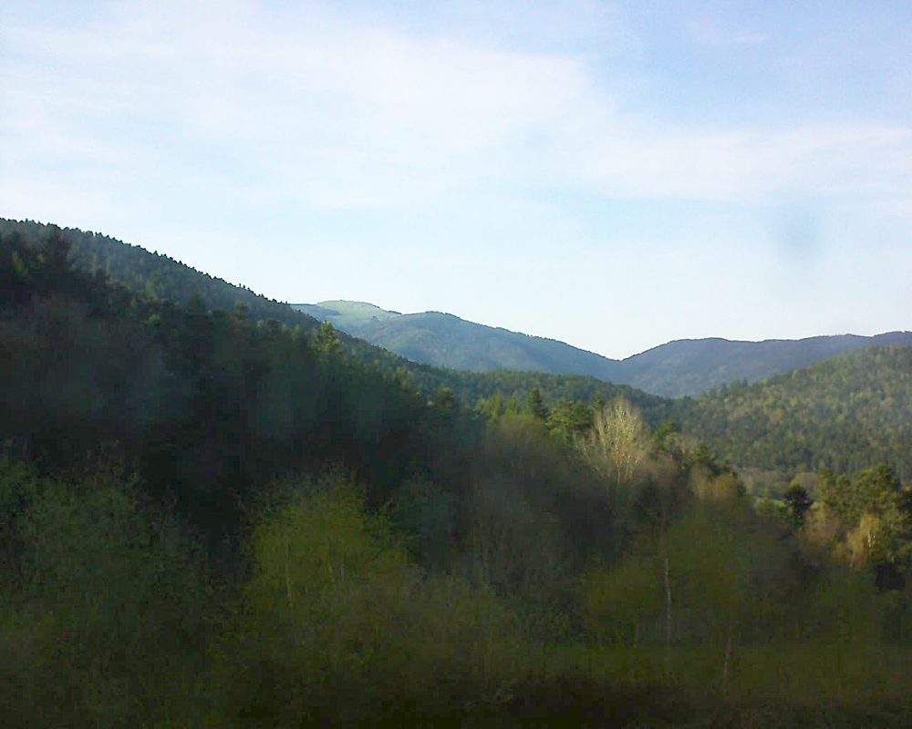 Le petit ballon vu depuis le Domaine Langmatt à Murbach le 18.04.2018 à 18:00 Le petit ballon (Alsace, Vosges) le 18.04.2018 à 18:00